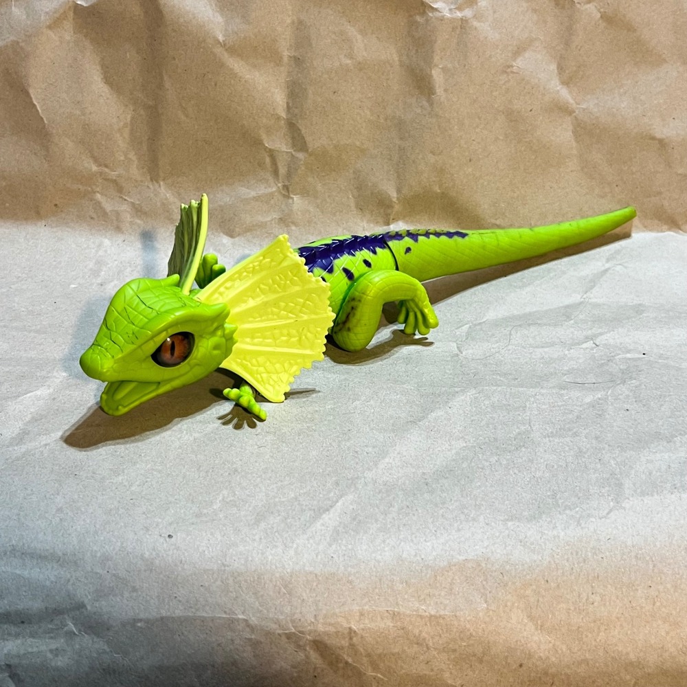 Zuru Robo Alive Frilled Lizard Green Purple Robotic Toy Animal